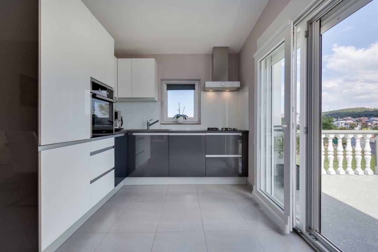Modern And Spacious Apartment บาร์บินเย ภายนอก รูปภาพ