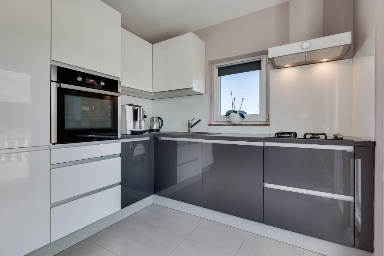Modern And Spacious Apartment บาร์บินเย ภายนอก รูปภาพ
