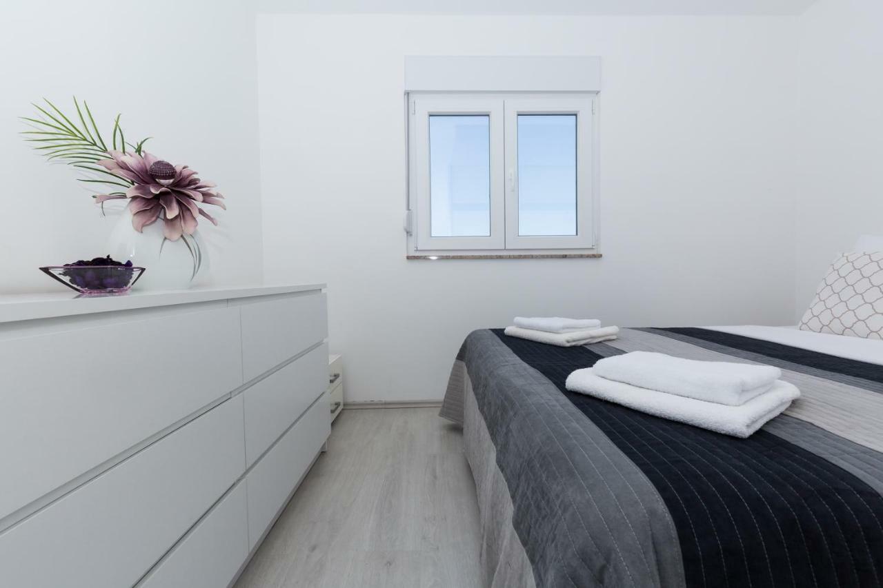 Modern And Spacious Apartment บาร์บินเย ภายนอก รูปภาพ