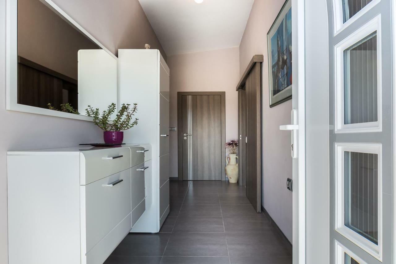 Modern And Spacious Apartment บาร์บินเย ภายนอก รูปภาพ