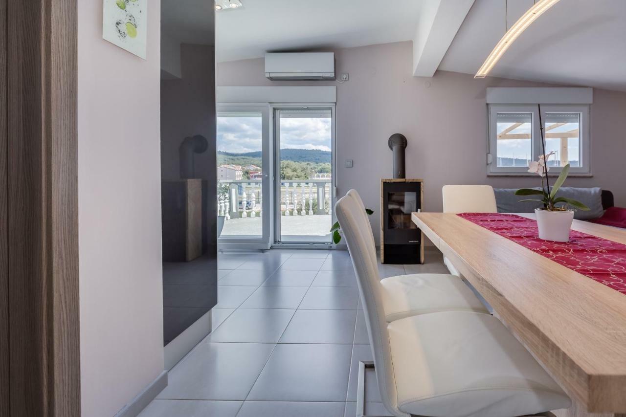 Modern And Spacious Apartment บาร์บินเย ภายนอก รูปภาพ