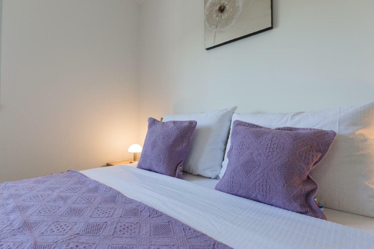 Modern And Spacious Apartment บาร์บินเย ภายนอก รูปภาพ